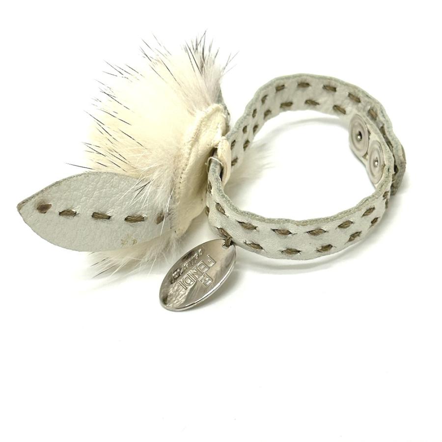 FENDI フェンディ フラワー ブローチ ホワイト レディース【中古】 | FENDI | 01