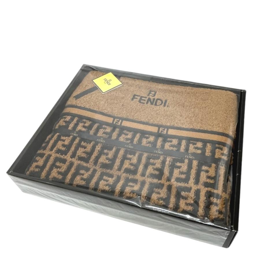 新品同様 FENDI フェンディ ズッカ柄 バスタオル インテリア ひざかけ ブランケット タオル ブラウン ユニセックス【中古】 | FENDI | 01