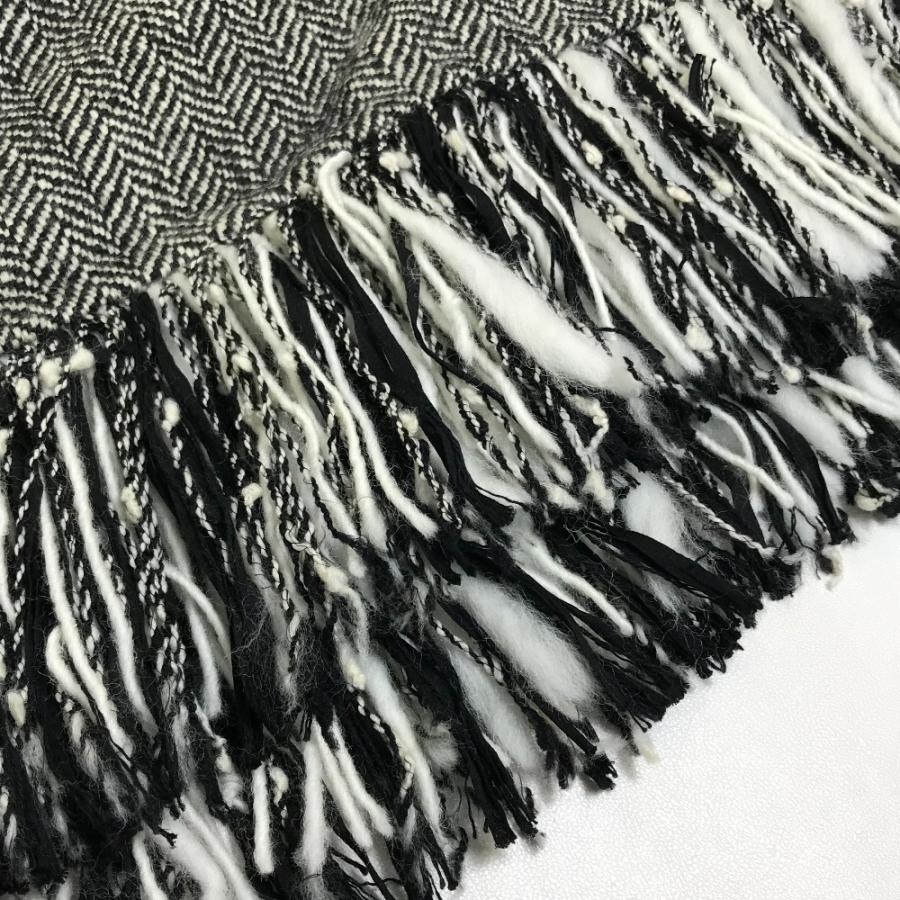 新品同様 DOLCE&GABBANA ドルチェアンドガッバーナ ドルガバ ヘリンボーン フリンジ ケープ コート ポンチョ レディース【中古】 |  | 04