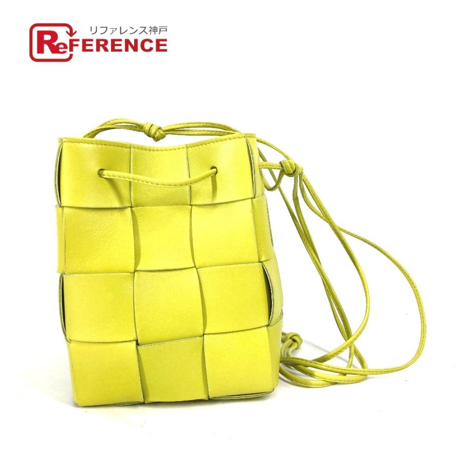 美品 BOTTEGA VENETA ボッテガヴェネタ 680218 スモール カセット クロスボディバケットバッグ 斜め掛け ショルダーバッグ キウイ【中古】 | 
