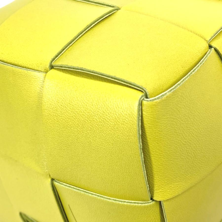 美品 BOTTEGA VENETA ボッテガヴェネタ 680218 スモール カセット クロスボディバケットバッグ 斜め掛け ショルダーバッグ キウイ【中古】 |  | 05