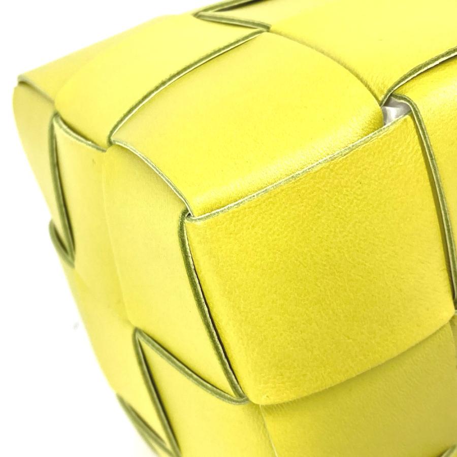 美品 BOTTEGA VENETA ボッテガヴェネタ 680218 スモール カセット クロスボディバケットバッグ 斜め掛け ショルダーバッグ キウイ【中古】 |  | 07