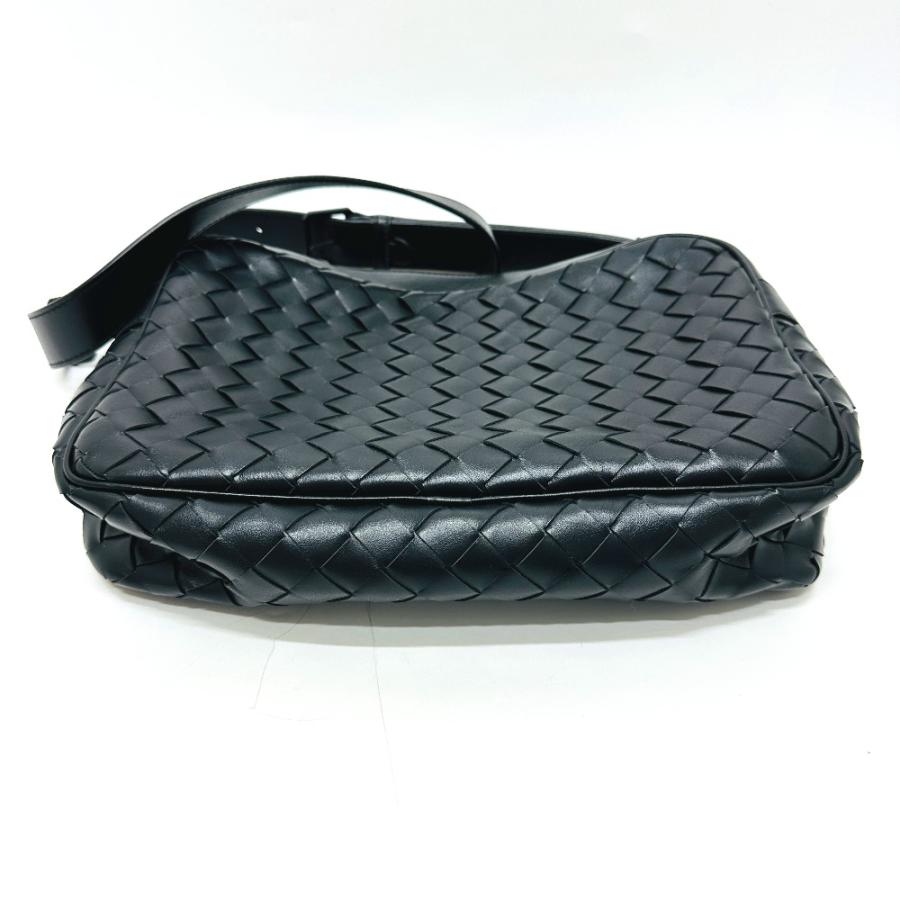 美品 BOTTEGA VENETA ボッテガヴェネタ 755925 イントレチャート カバン 斜め掛け 肩掛け ショルダーバッグ ブラック メンズ【中古】 |  | 02