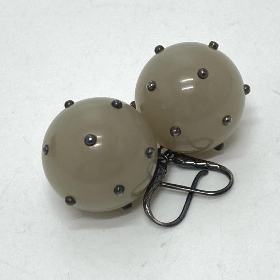 BOTTEGA VENETA ボッテガヴェネタ イントレチャート ボール アクセサリー ピアス プラスチック グレー レディース【中古】 |  | 01