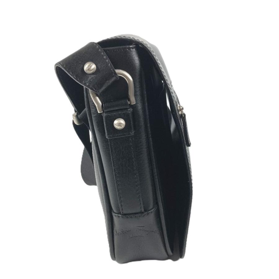 Salvatore Ferragamo サルヴァトーレフェラガモ ロゴ 斜め掛け カバン フラップ メッセンジャーバッグ ショルダーバッグ ブラック 【中古】 |  | 03