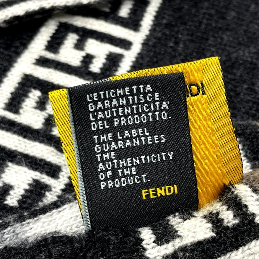 Fendi フェンディ ロゴ Ff ズッカ柄 マフラー グレー マルチカラー メンズ 中古 E 12 リファレンス コレクション 通販 Yahoo ショッピング