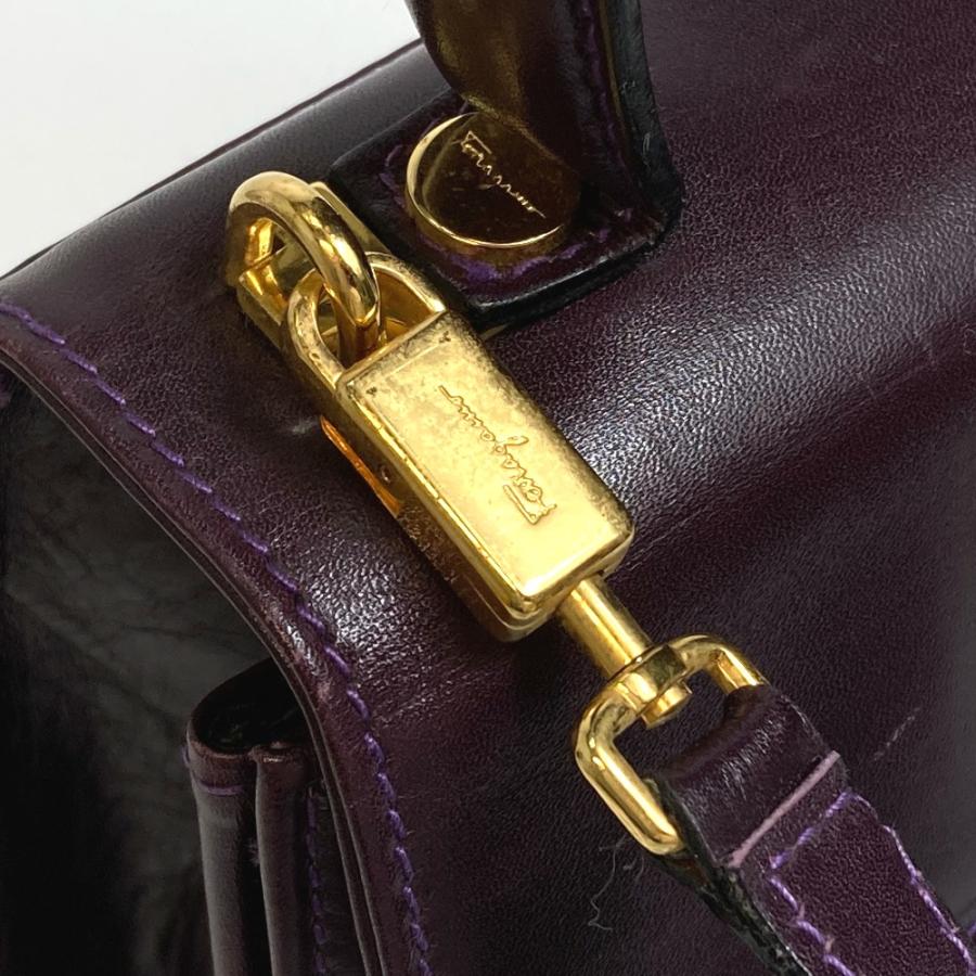 Salvatore Ferragamo サルヴァトーレフェラガモ ヴァラ ガンチーニ 