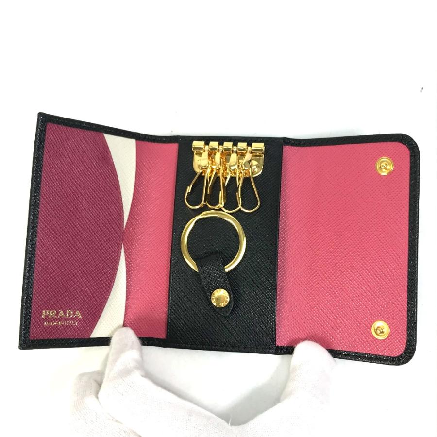 PRADA（プラダ） 美品 キーリング 4連 ロゴ キーケース ブラック