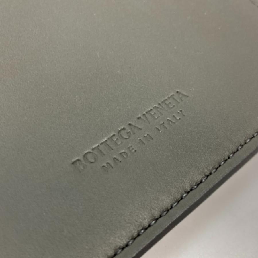 新品同様 BOTTEGA VENETA ボッテガヴェネタ 605720 イントレチャート パスケース 名刺入れ 二つ折り カードケース グレー メンズ【中古】 |  | 05