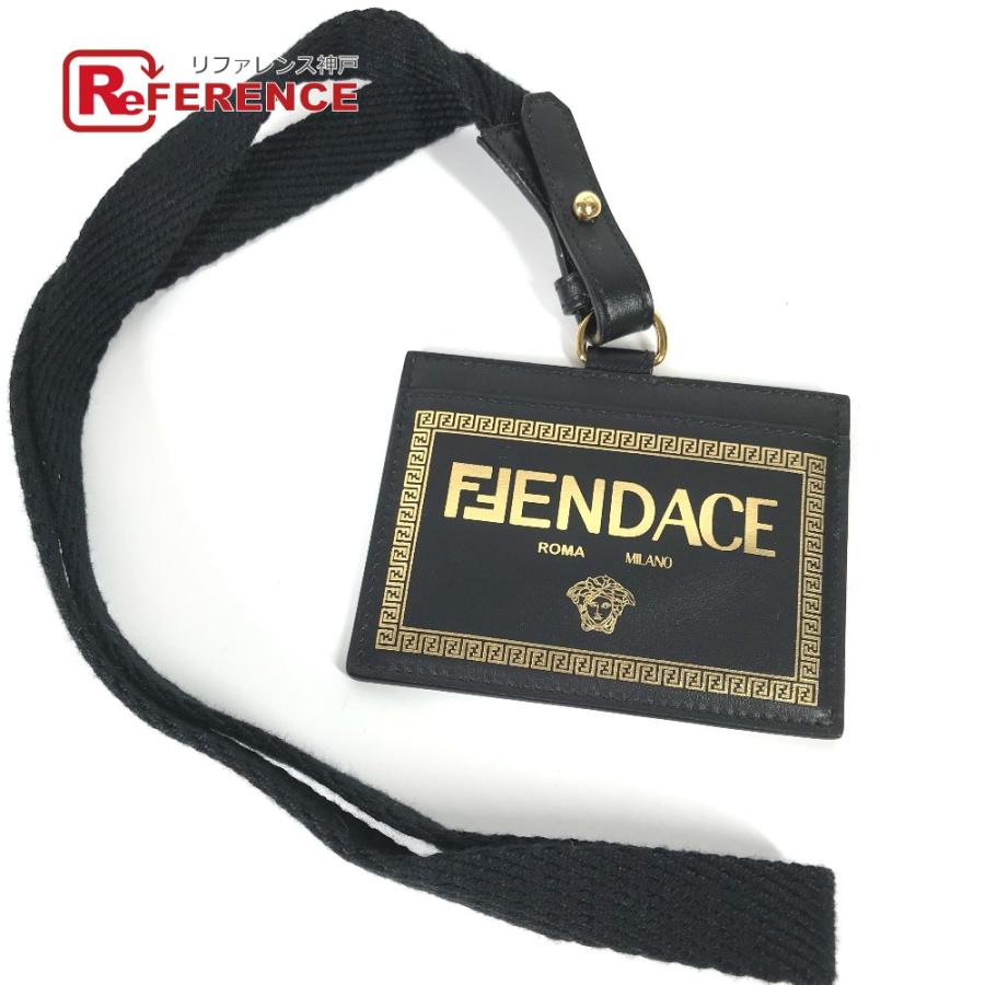 新品同様 VERSACE ヴェルサーチ FENDACE フェンダーチェ ネックストラップ付 IDホルダー  フェンディ FENDI コラボ  カードケース【中古】 | 