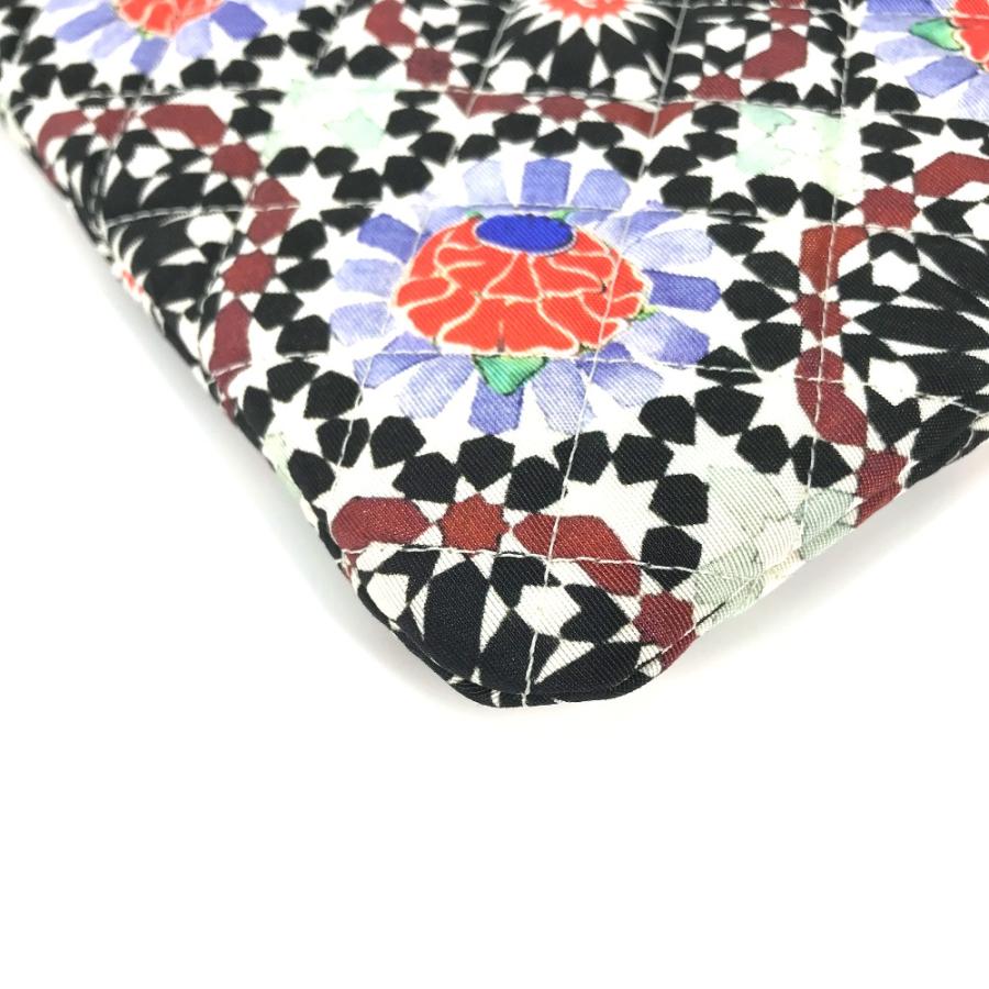 新品同様 CHANEL シャネル A82074 フラワー キルティング マトラッセ 花柄 クラッチバック 2014年 クリスマス限定 ポーチ【中古】 | CHANEL | 02