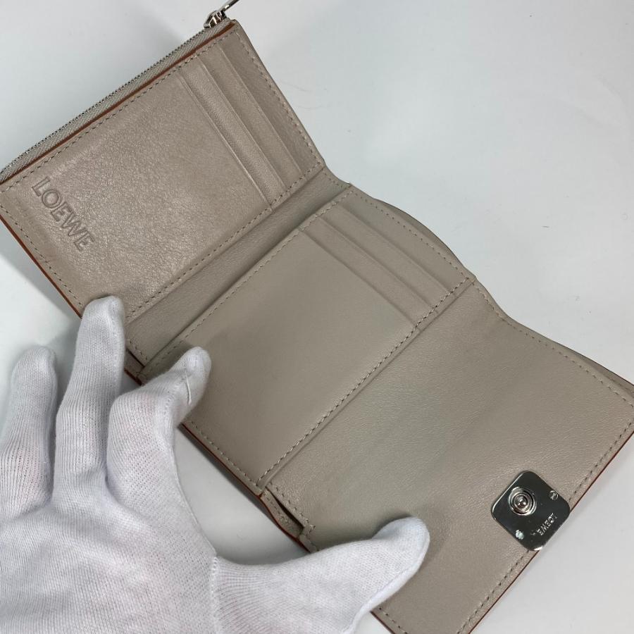 LOEWE ロエベ C821S33X07 バーティカル ウォレット スモール コンパクト アナグラム 3つ折り財布 ライトゴースト ベージュ 【中古】 | LOEWE | 07