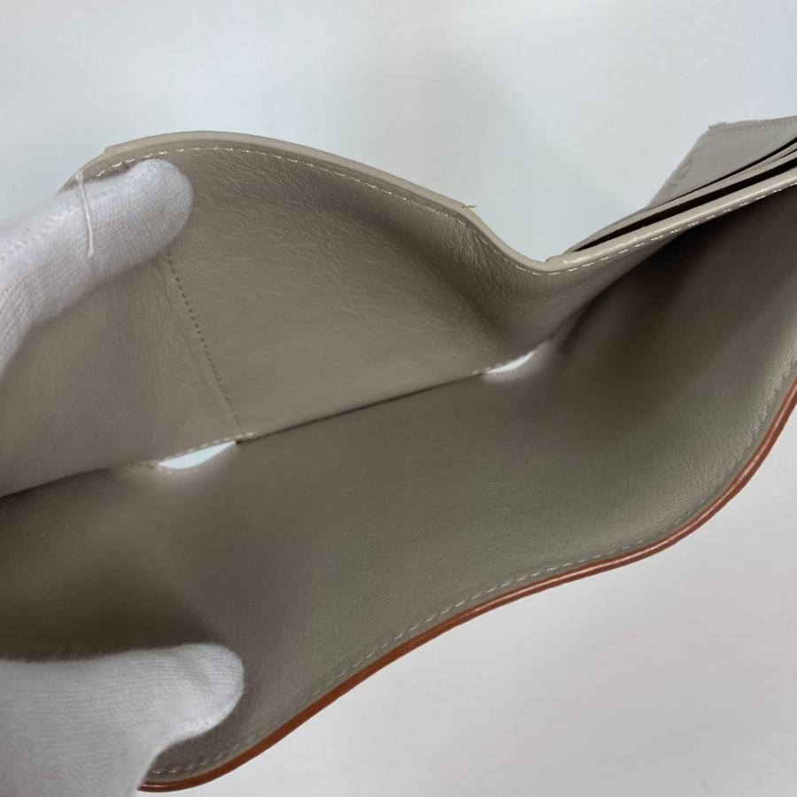 LOEWE ロエベ C821S33X07 バーティカル ウォレット スモール コンパクト アナグラム 3つ折り財布 ライトゴースト ベージュ 【中古】 | LOEWE | 08