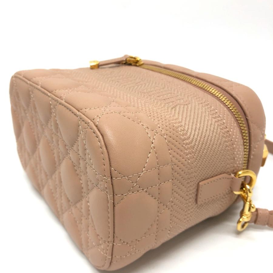未使用 Dior ディオール スモール ヴァニティ バニティバッグ カナージュステッチ ロゴ 2WAY 肩掛けバック 斜め掛けバック 【中古】 |  | 03