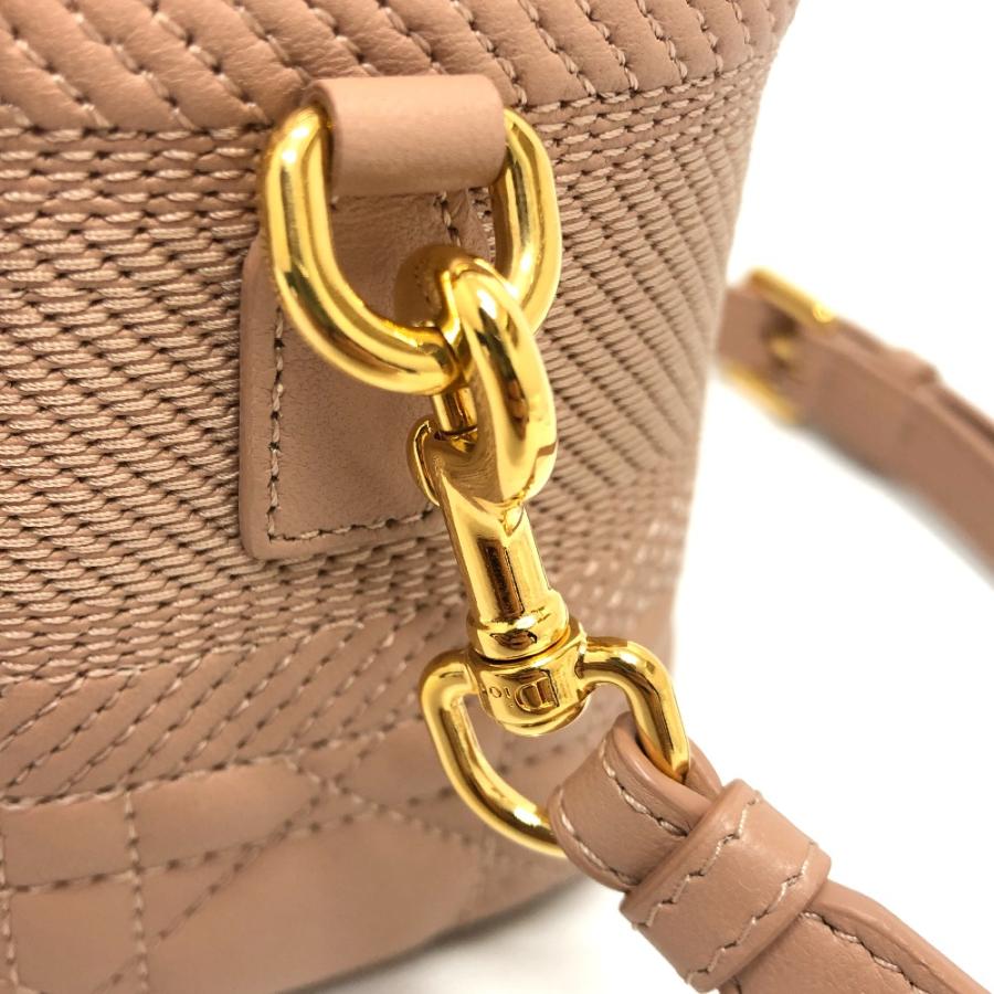 未使用 Dior ディオール スモール ヴァニティ バニティバッグ カナージュステッチ ロゴ 2WAY 肩掛けバック 斜め掛けバック 【中古】 |  | 06