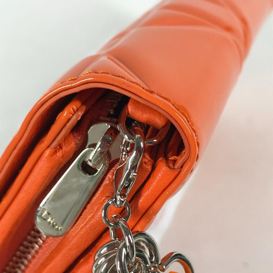 新品同様 Dior ディオール レディディオール カナージュ 二つ折り チェーンウォレット エナメル ロゴチャーム 長財布 オレンジ【中古】 |  | 07