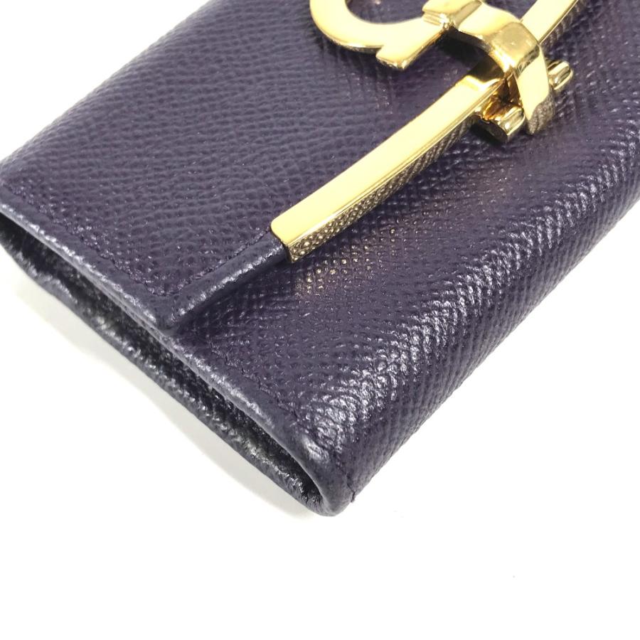Salvatore Ferragamo サルヴァトーレフェラガモ 22D151 ガンチーニ クリップ式 三つ折り キーリング 鍵 6連 キーケース パープル【中古】 |  | 04