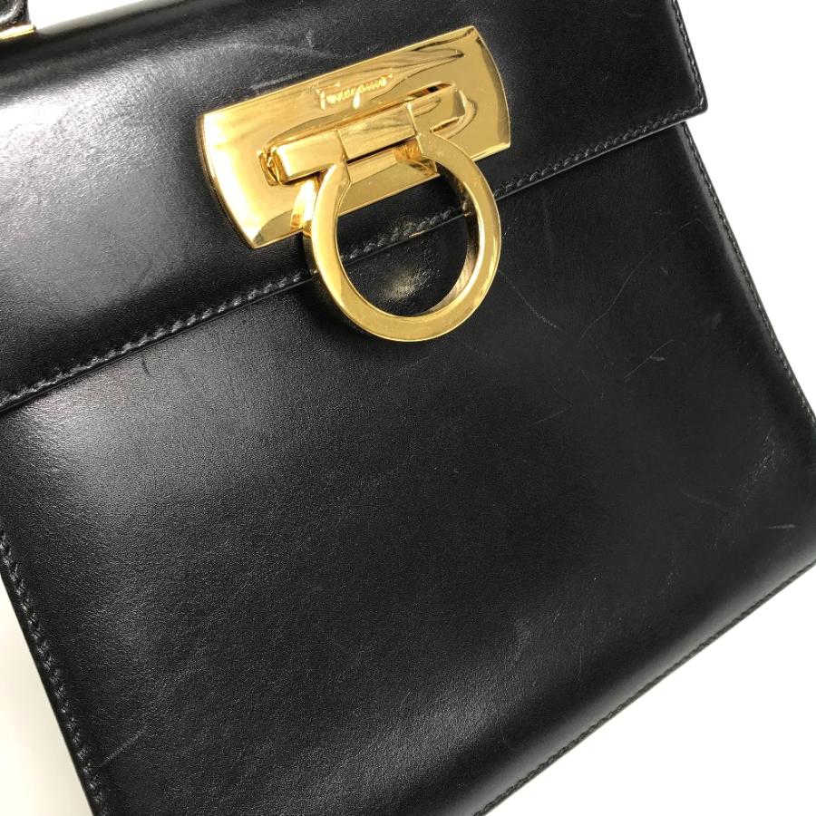 Salvatore Ferragamo サルヴァトーレフェラガモ 肩掛け ガンチーニ 2WAY ショルダーバッグ ショルダーバッグ レザー ブラック【中古】 |  | 05