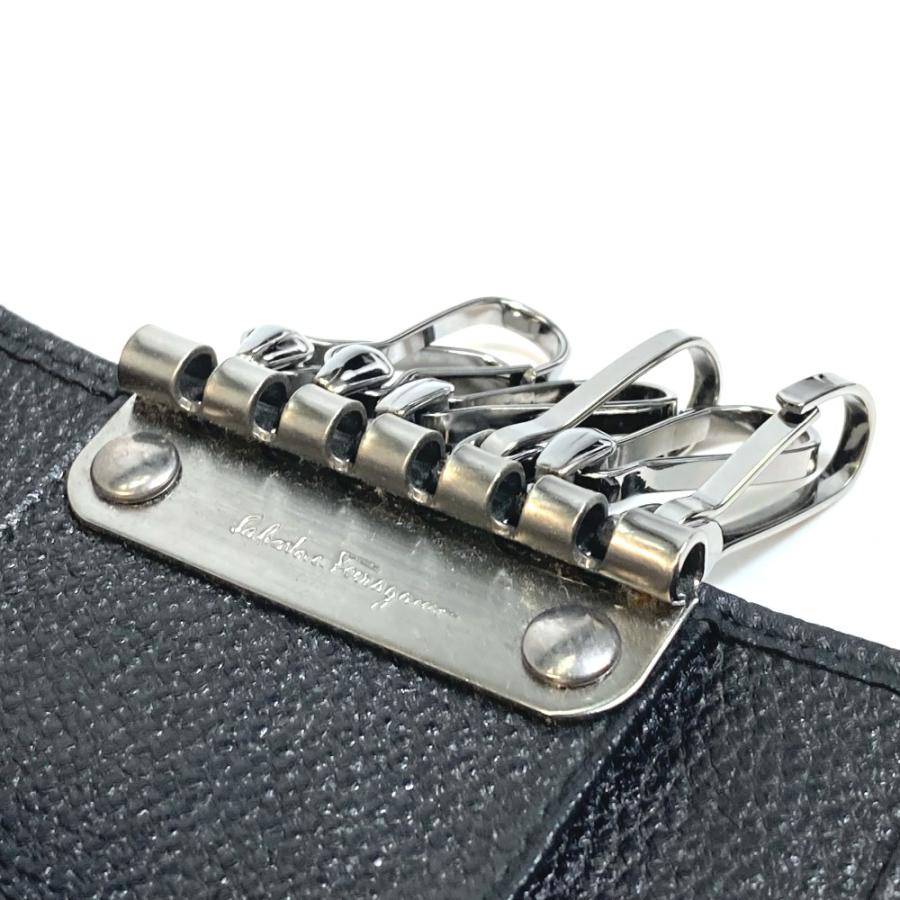 Salvatore Ferragamo サルヴァトーレフェラガモ 66 6532/01 型押しレザー ロゴプレート キーケース メンズ【中古】新品同様 |  | 06