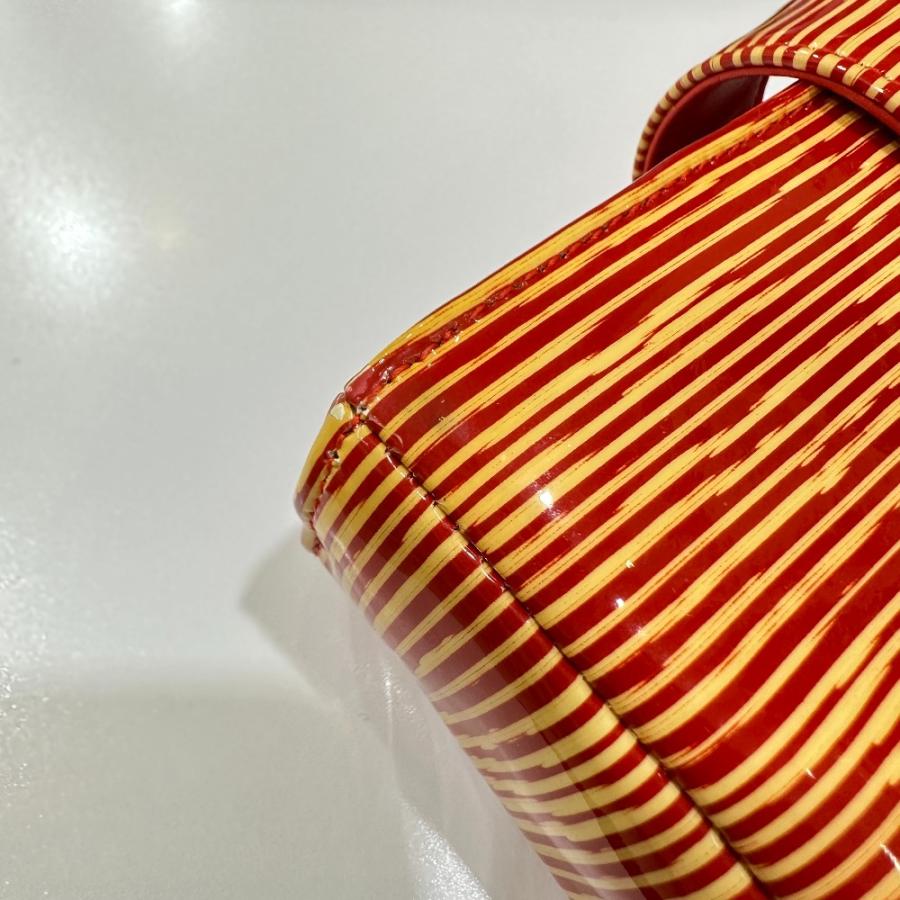 CHANEL シャネル CC ココマーク ボーダー ポーチ パテントレザー レッド系 レディース【中古】 | CHANEL | 06