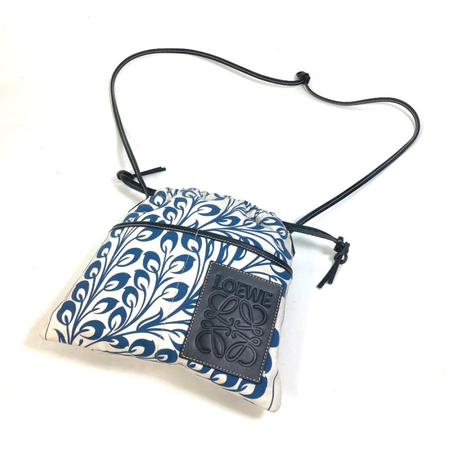 LOEWE ロエベ アナグラム ドローストリング 巾着 ポーチ 斜め LOEWE ロエベ アナグラム ドローストリング 巾着 ポーチ 斜め
