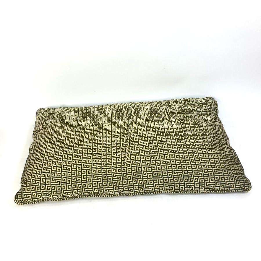 美品 VERSACE ヴェルサーチ 総柄 グレカ メデューサ ピロー 枕 インテリア クッション ブラック レディース【中古】 |  | 01