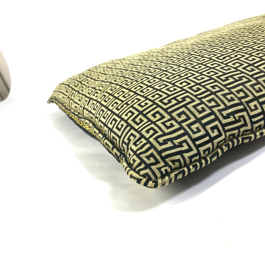 美品 VERSACE ヴェルサーチ 総柄 グレカ メデューサ ピロー 枕 インテリア クッション ブラック レディース【中古】 |  | 05