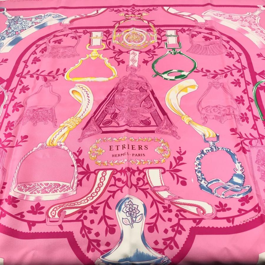 美品 HERMES エルメス ETRIERS 鐙  カレ90 カレ 90 スカーフ ピンク レディース【中古】 | HERMES | 01