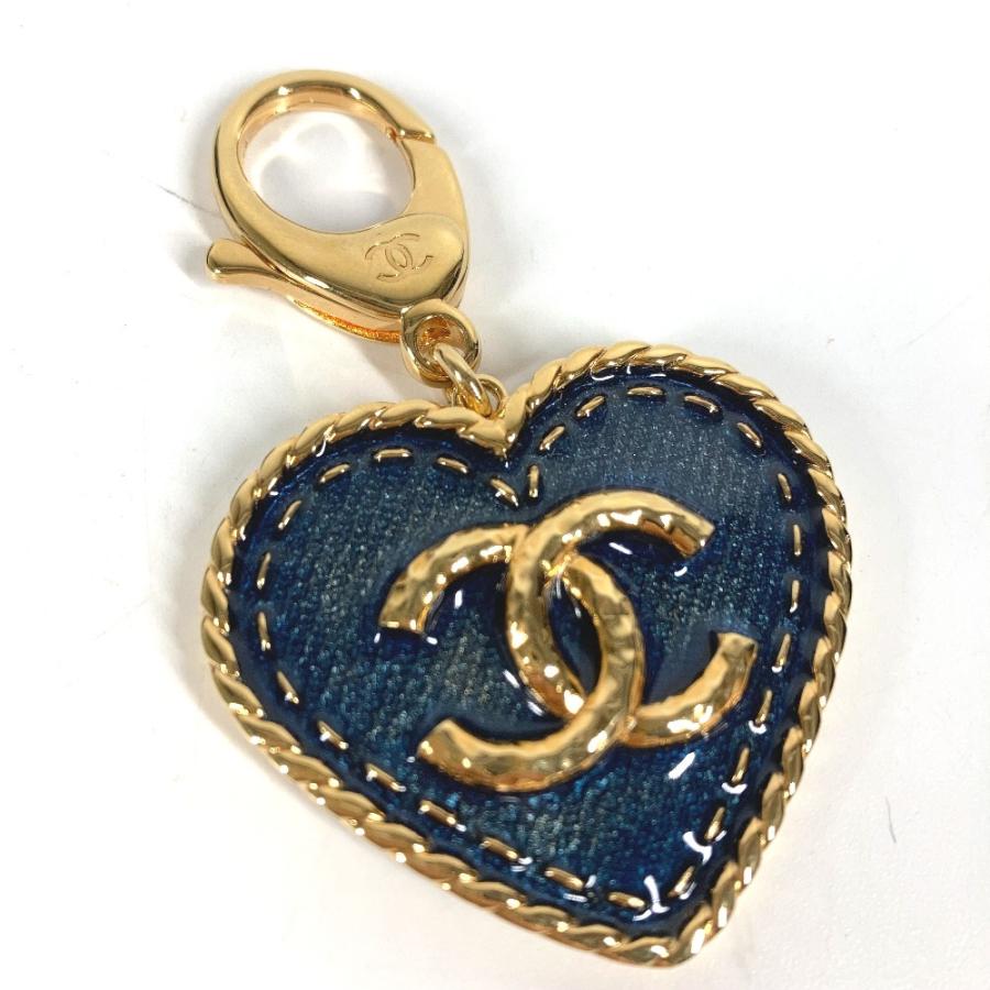 新品同様 CHANEL シャネル ABC827 ハート CC ココマーク ロゴ デニム バッグチャーム 24P キーホルダー ブルー レディース【中古】 | CHANEL | 01
