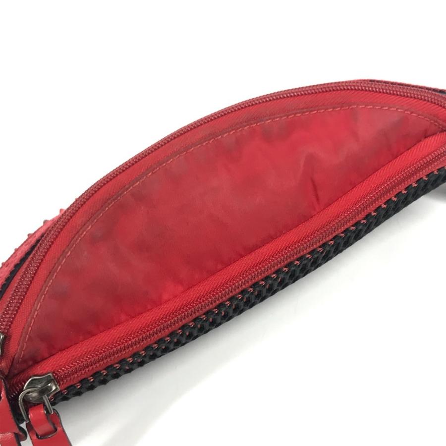 クリスチャンルブタン スパイク ボディバッグ 黒と赤 Christian Louboutin（クリスチャンルブタン） スパイクスタッズ