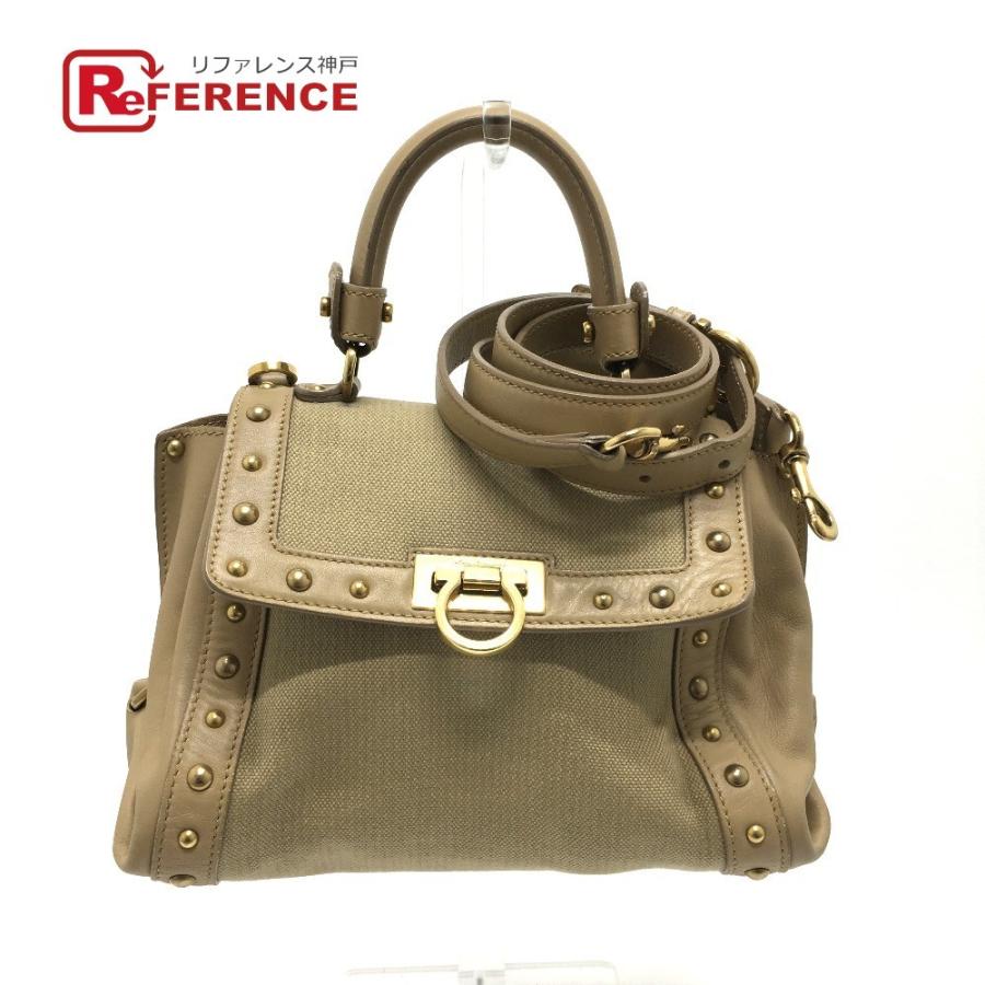 Salvatore Ferragamo サルヴァトーレフェラガモ スタッズ ショルダー