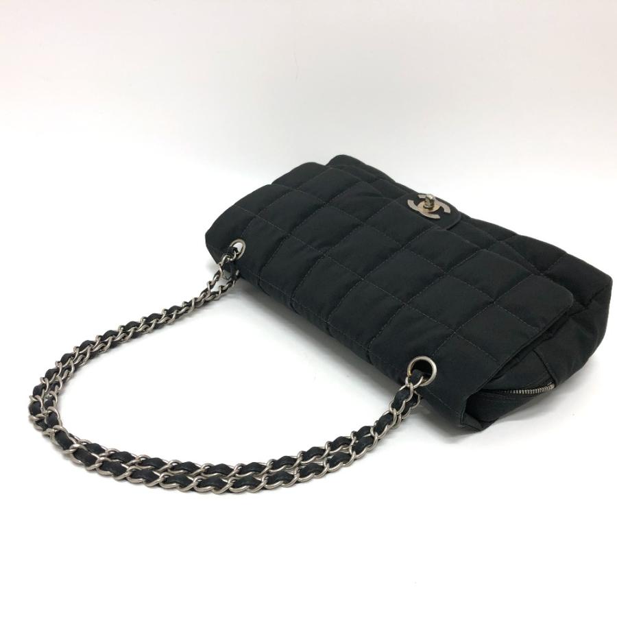 ロサンゼルス購入　CHANEL シャネル　チョコバー　チェーンストラップ　バッグ ロサンゼルス購入CHANEL シャネルチョコバーチェーンストラップ