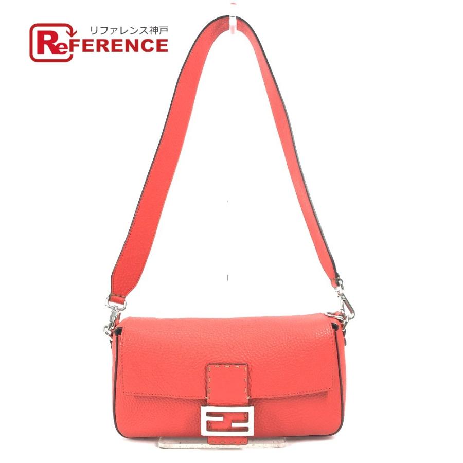フェンディ FENDI セレリア  マンマバケット 肩掛け カバン ショルダーバッグ レザー レッド FENDI（フェンディ） セレリア 肩掛け カバン マンマバケット