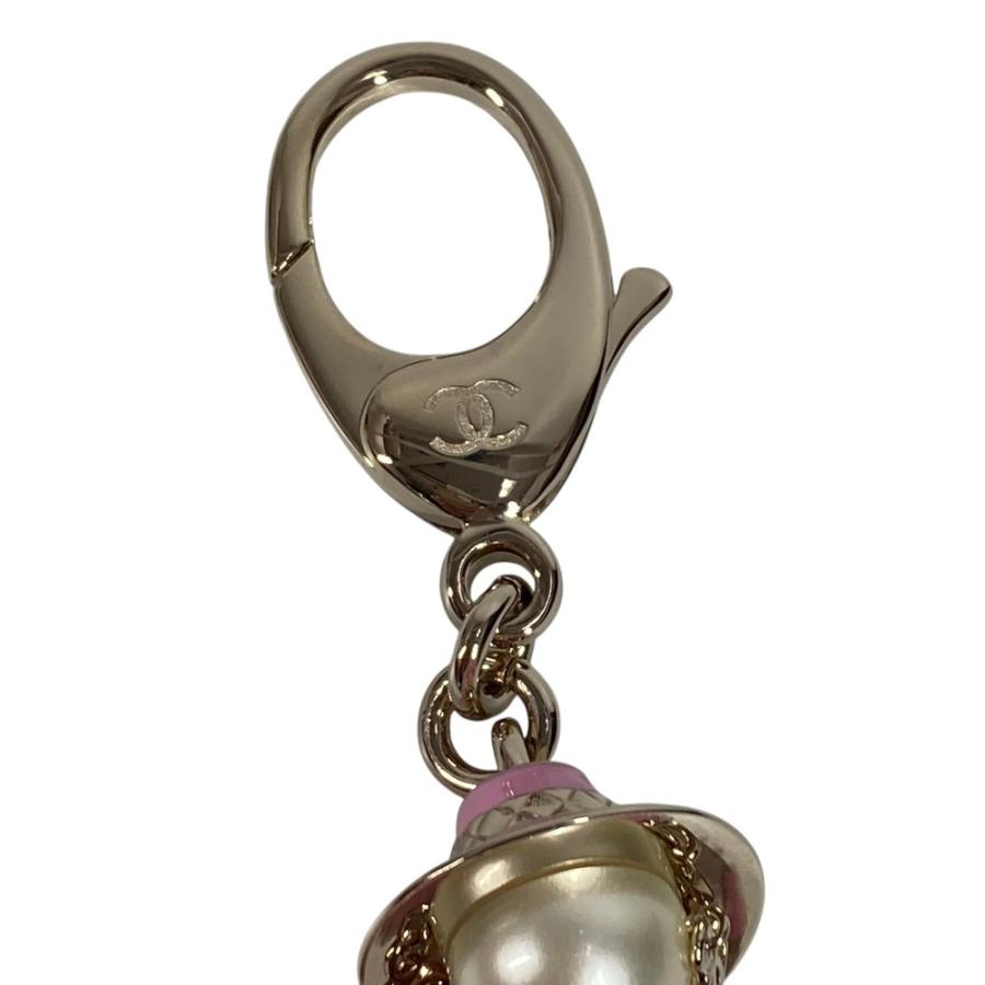 新品同様 CHANEL シャネル  シャネルドール CC ココマーク ロゴ  フェイクパール ハート バッグチャーム B25B キーホルダー ピンク【中古】 | CHANEL | 08