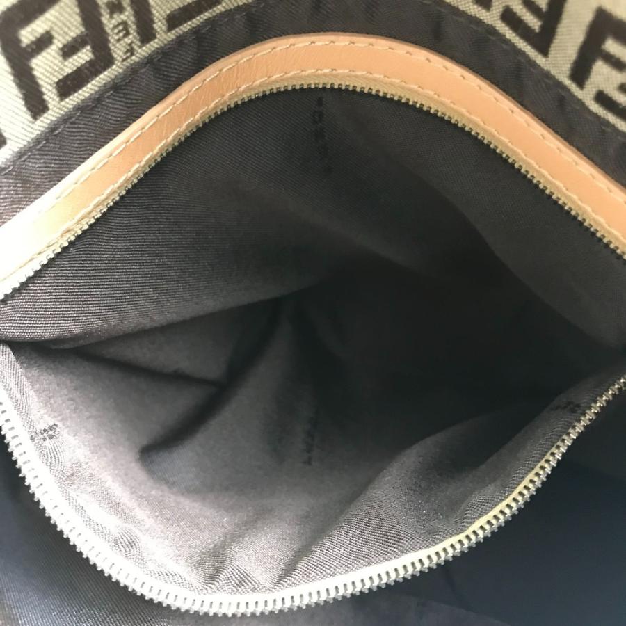 FENDI 8BR001 フェンディ ズッカ FF柄 ワンショルダー セミショルダー 
