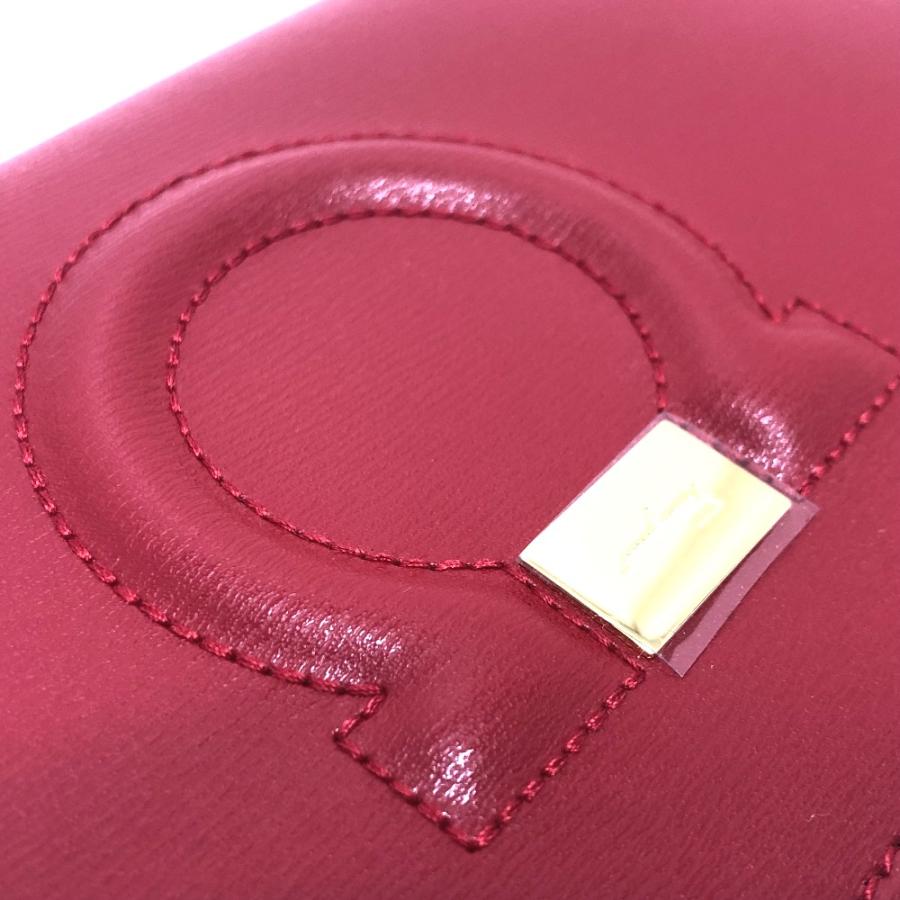 Salvatore Ferragamo サルヴァトーレフェラガモ ガンチーニ ラウンドファスナー 長財布 レザー レッド レディース【中古】 |  | 06