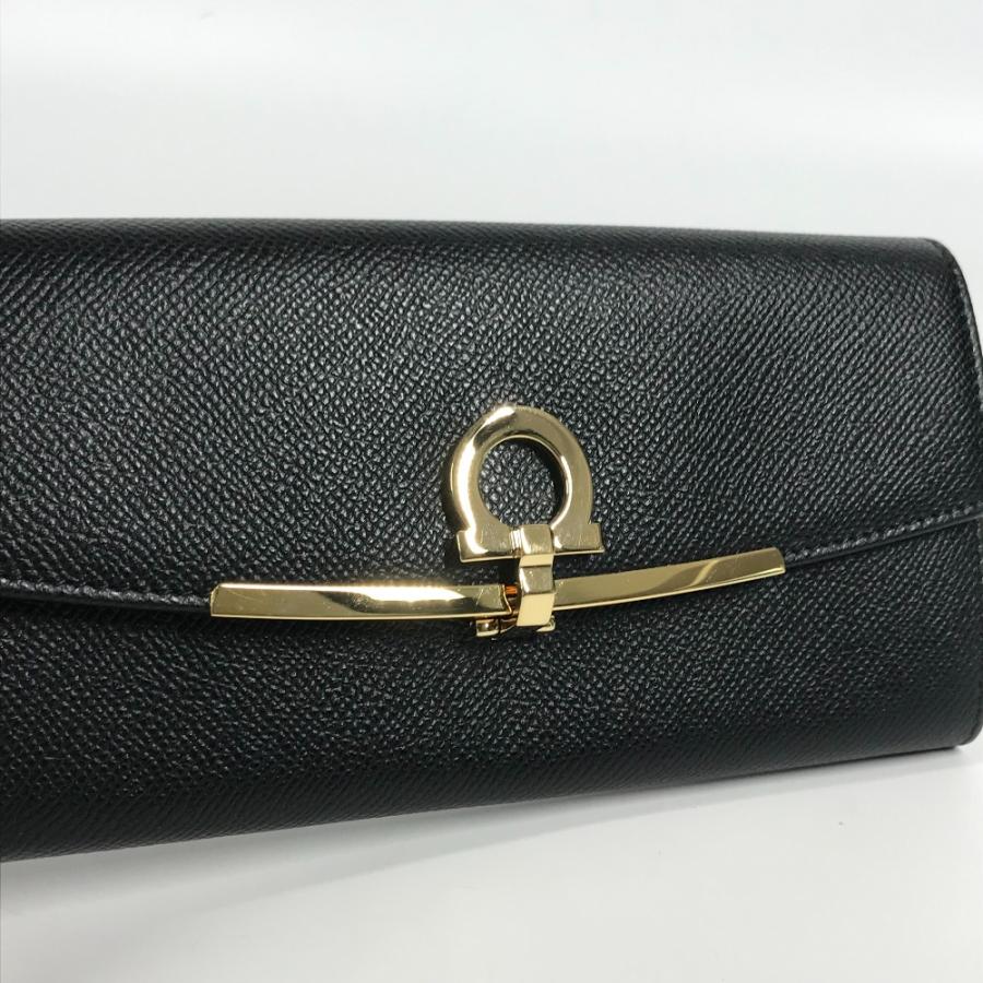 美品 Salvatore Ferragamo サルヴァトーレフェラガモ ガンチーニ ロングウォレット フラップ 長財布 ブラック レディース【中古】 |  | 04