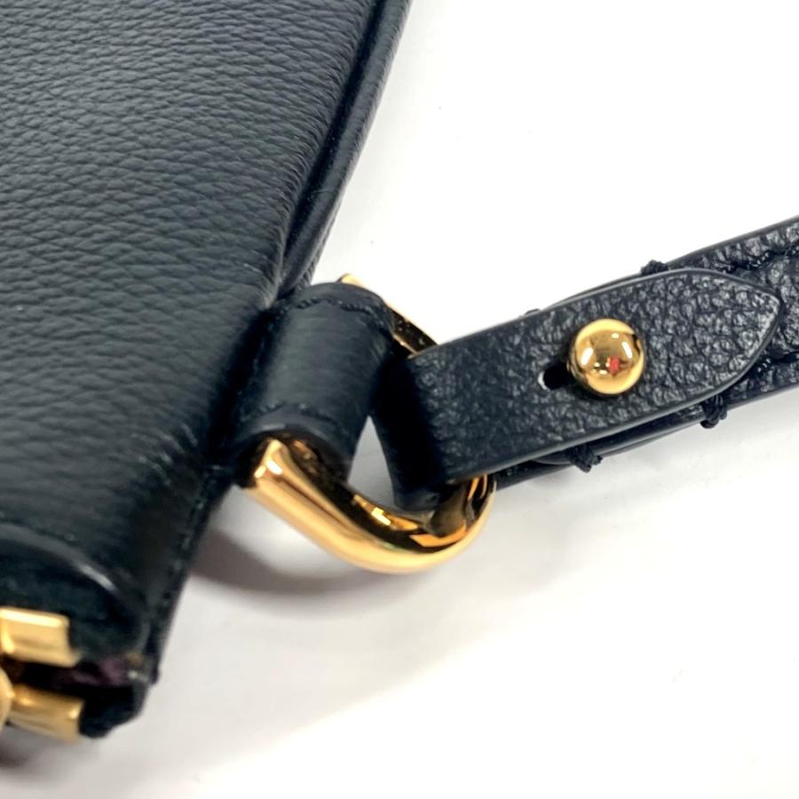 【美品】VERSACE　ヴェルサーチ　メデューサ　セカンドバッグ　金具　ロゴ　黒 VERSACE（セカンドバッグ/クラッチバッグ）のフリマアイテム一覧