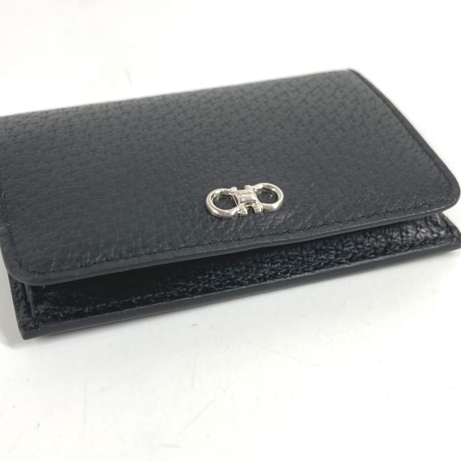 新品同様 Salvatore Ferragamo サルヴァトーレフェラガモ ロゴ ガンチーニ 財布 小銭入れ コインケース ブラック ユニセックス【中古】 |  | 02