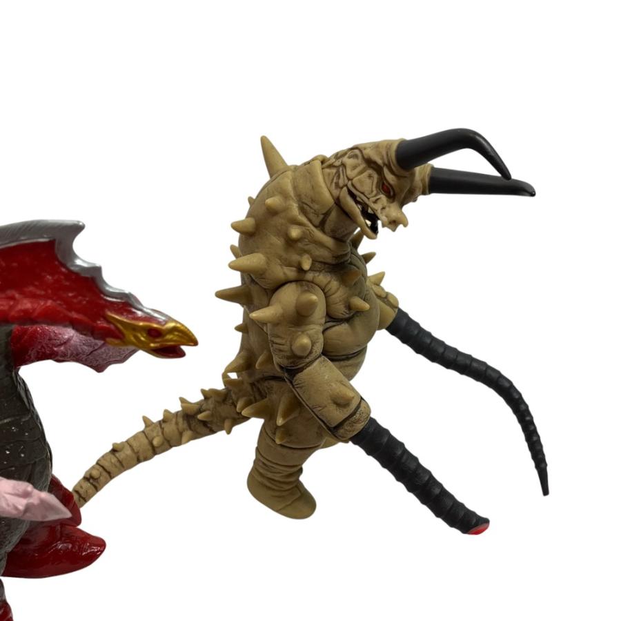 BANDAI バンダイ ウルトラマン 12体 怪獣 3体 ソフビ おもちゃ 玩具 フィギュア ホビーその他 ユニセックス【中古】 |  | 07