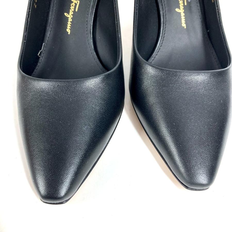 新品同様 Salvatore Ferragamo サルヴァトーレフェラガモ 靴 シューズ ヒール パンプス ブラック レディース【中古】 |  | 02