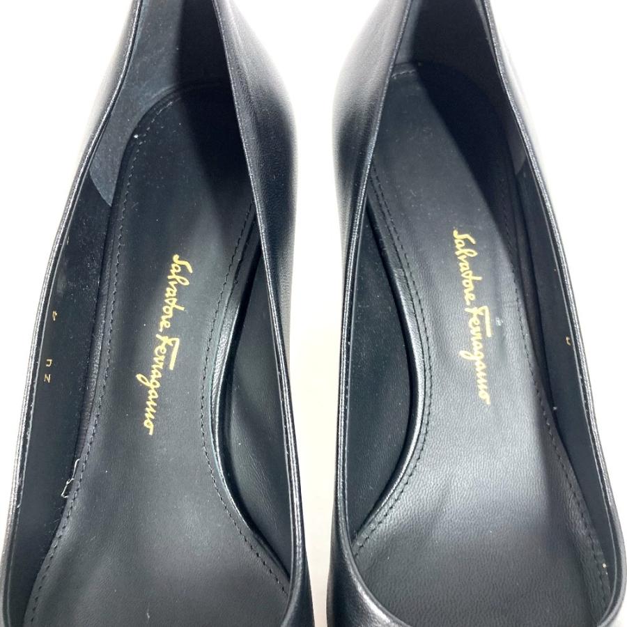新品同様 Salvatore Ferragamo サルヴァトーレフェラガモ 靴 シューズ ヒール パンプス ブラック レディース【中古】 |  | 03