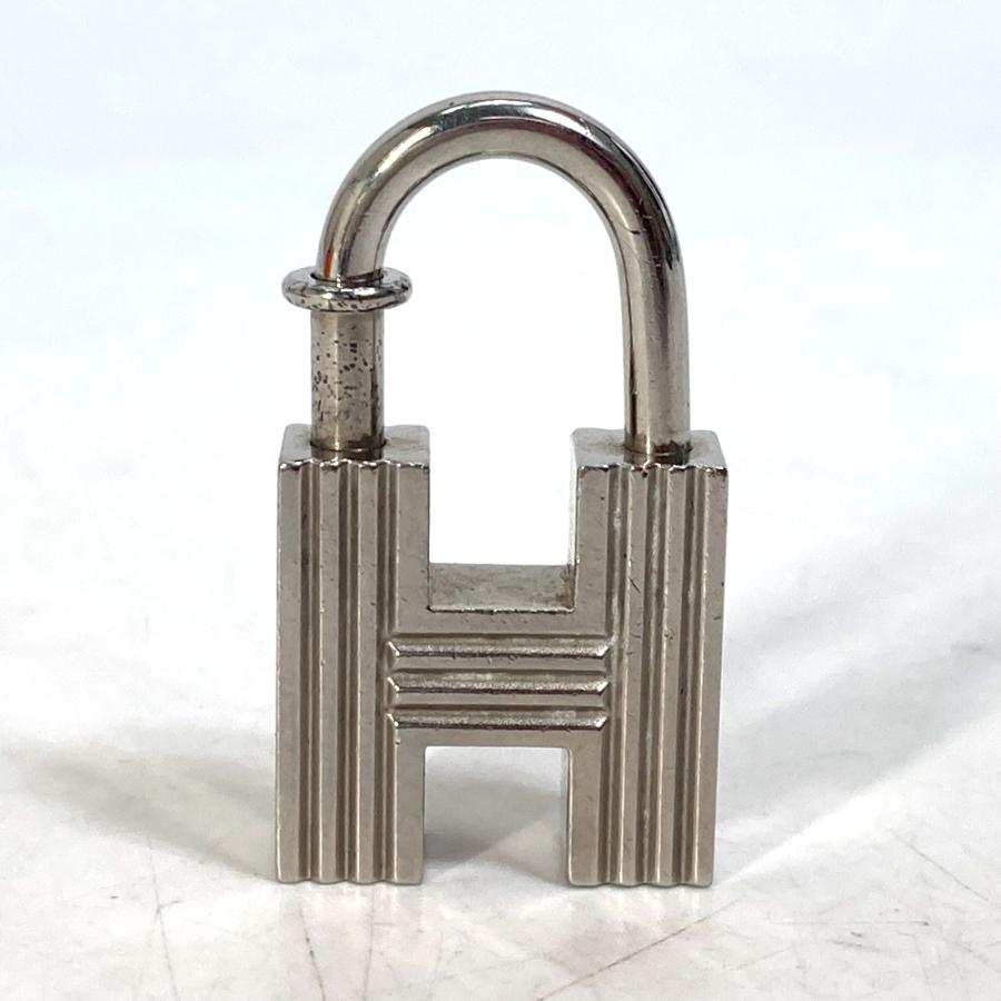 HERMES エルメス Hモチーフ 新世紀の第一歩 2000年限定 H カデナ パドロック ペンダントトップ メタル シルバー レディース【中古】 | HERMES | 01