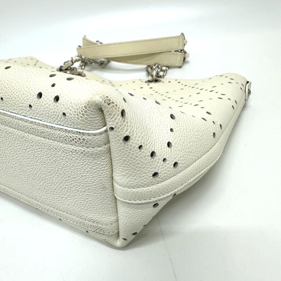 CHANEL シャネル マトラッセ パンチング チェーンバッグ ココマーク トートバッグ ホワイト レディース【中古】 | CHANEL | 03