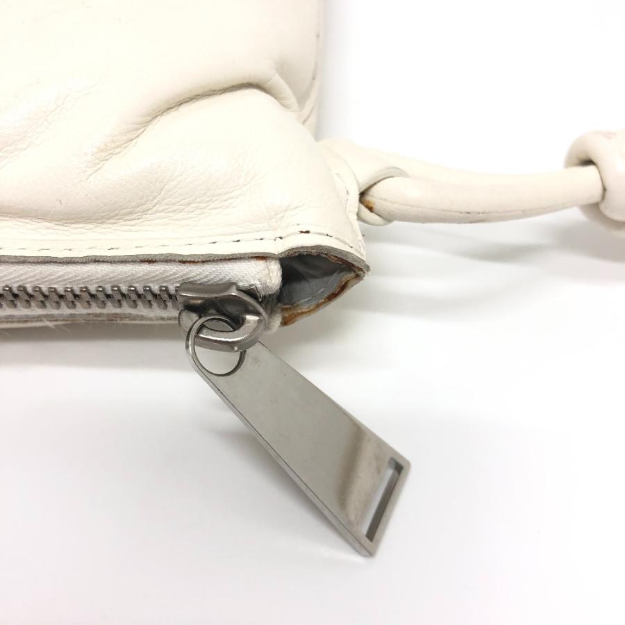 BOTTEGA VENETA ボッテガヴェネタ マキシイントレチャート セカンドバッグ カバン  パデット クラッチバッグ ホワイト レディース【中古】 |  | 02