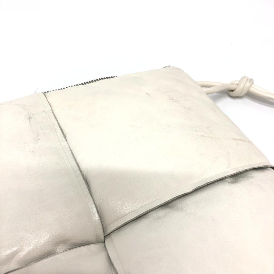 BOTTEGA VENETA ボッテガヴェネタ マキシイントレチャート セカンドバッグ カバン  パデット クラッチバッグ ホワイト レディース【中古】 |  | 06