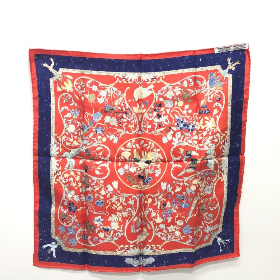新品同様 HERMES エルメス プチカレ 東洋の石と西洋の石細工 スカーフ ファッション小物 ポケットチーフ ハンカチ レッド×ブルー 【中古】 | HERMES | 01