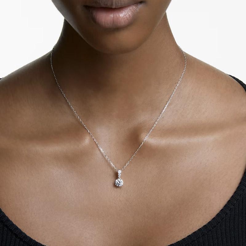SWAROVSKI（スワロフスキー） ソリティアペンダント4石ネックレス 