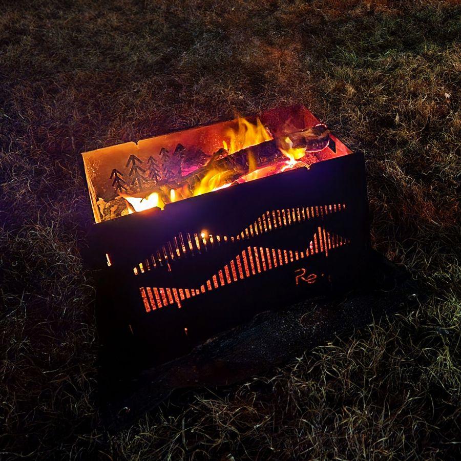 日本製 焚き火台 専用袋付 焚き火観賞 BBQグリル バーベキュー ファミリーサイズ 薪入れ簡単 組み立て式 キャンプギア 冬季アウトドア 冬キャンプ 野営 |  | 10