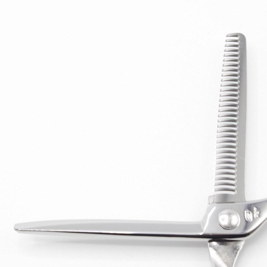 【美品】ナルトシザー ヘネシーラムールS31 セニング 5.8インチ ヘネシーオフセットハンドル 二梳き 31目約20%〜25% ニューハイボン |  | 04